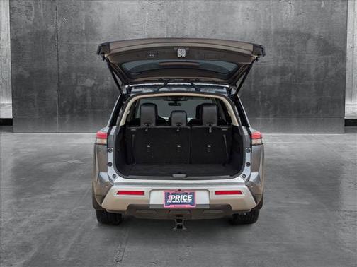 2024 Nissan Pathfinder SL 4WD