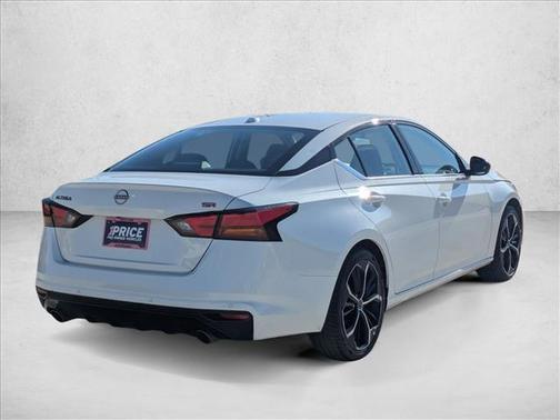 Glacier White 2025 Nissan Altima SR FWD