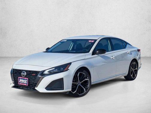 Glacier White 2025 Nissan Altima SR FWD