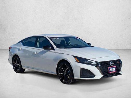 Glacier White 2025 Nissan Altima SR FWD