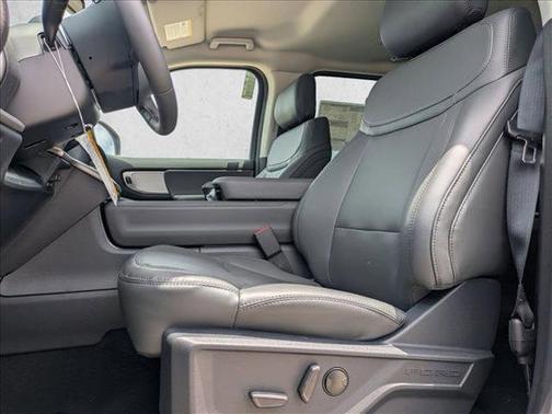 Glacier Gray Metallic Tri-Coat 2026 Ford Expedition Active