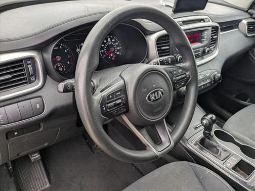 2017 Kia Sorento L