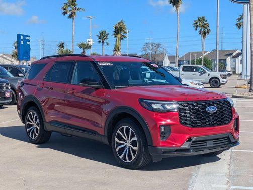 2025 Ford Explorer ST-Line