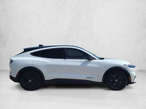 Star White Metallic Tri-Coat 2022 Ford Mustang Mach-E California Route 1