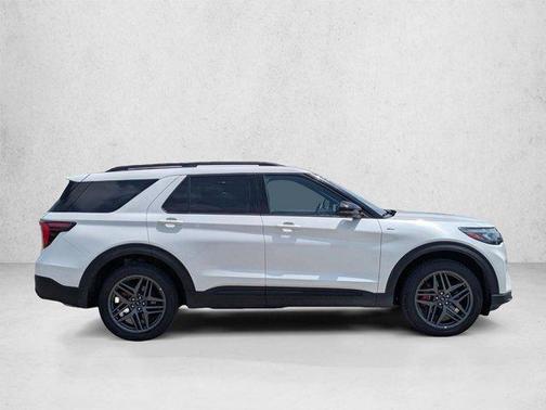 Star White Metallic Tri-Coat 2025 Ford Explorer ST-Line