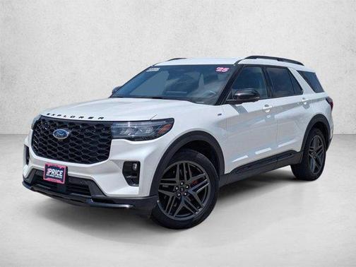 Star White Metallic Tri-Coat 2025 Ford Explorer ST-Line
