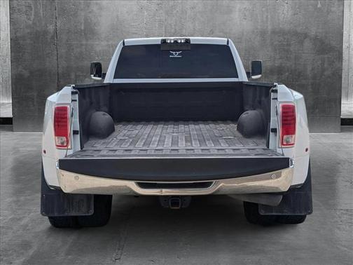 2018 RAM 3500 Laramie Crew Cab 4x4 8' Box