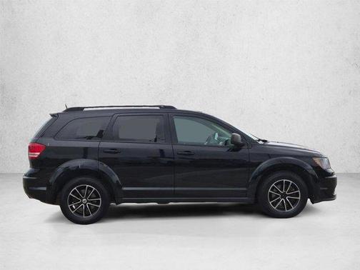 Pitch Black Clearcoat 2018 Dodge Journey SE