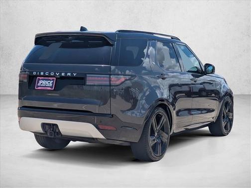 Santorini Black Metallic 2024 Land Rover Discovery P360 Metropolitan Edition