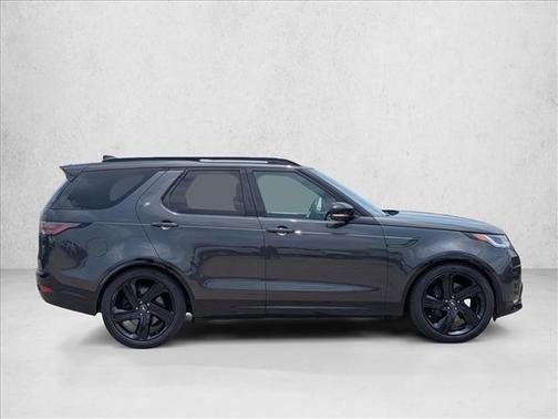 Santorini Black Metallic 2024 Land Rover Discovery P360 Metropolitan Edition
