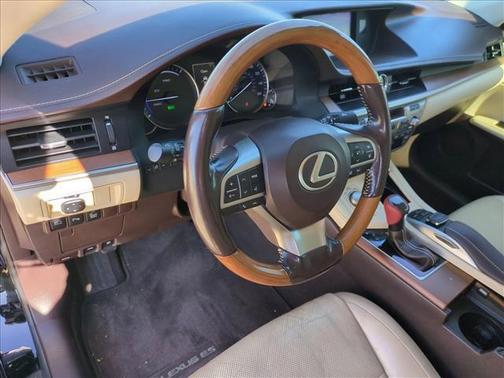 2017 Lexus ES 300h Base