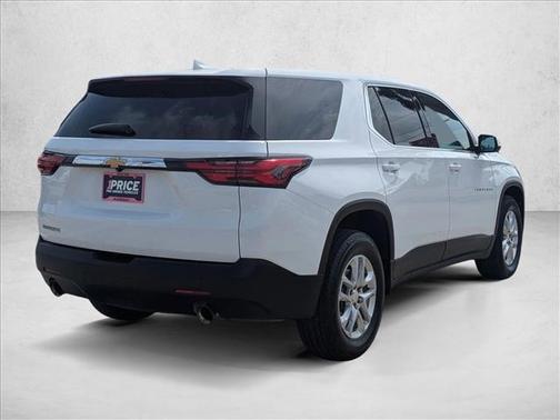Summit White 2023 Chevrolet Traverse LS