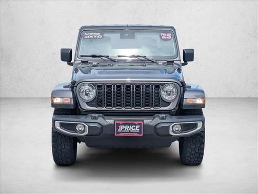 Granite Crystal Metallic Clearcoat 2025 Jeep Gladiator Texas Trail