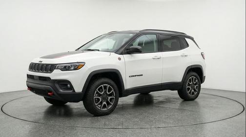Bright White Clearcoat 2025 Jeep Compass Trailhawk