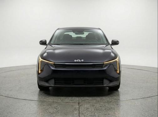 Aurora Black Pearl 2025 Kia K4 LXS