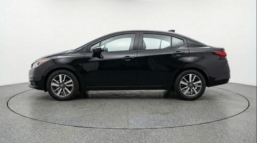 Super Black 2025 Nissan Versa 1.6 SV