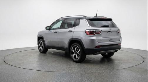 Silver Zynith Metallic Clearcoat 2025 Jeep Compass Limited