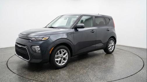 Gravity Gray 2025 Kia Soul LX