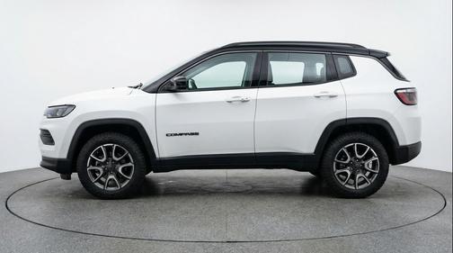 Bright White Clearcoat 2025 Jeep Compass Trailhawk