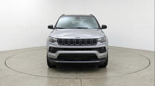 Silver Zynith Metallic Clearcoat 2025 Jeep Compass Limited