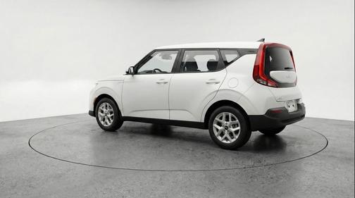 Snow White Pearl 2025 Kia Soul LX