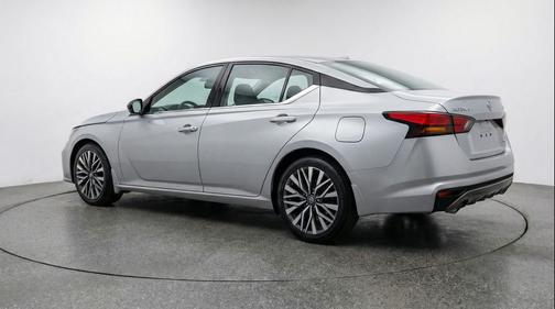 Gun Metallic 2025 Nissan Altima SV FWD