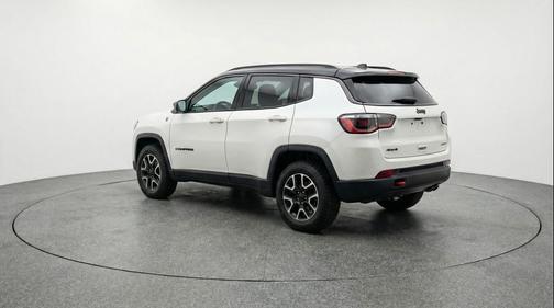 Bright White Clearcoat 2025 Jeep Compass Trailhawk