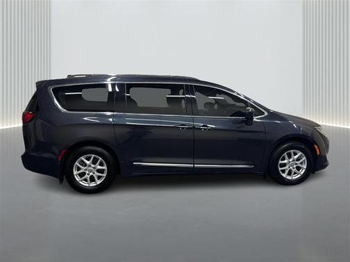 2020 Chrysler Pacifica Touring-L