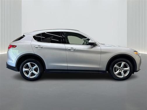 2018 Alfa Romeo Stelvio Base