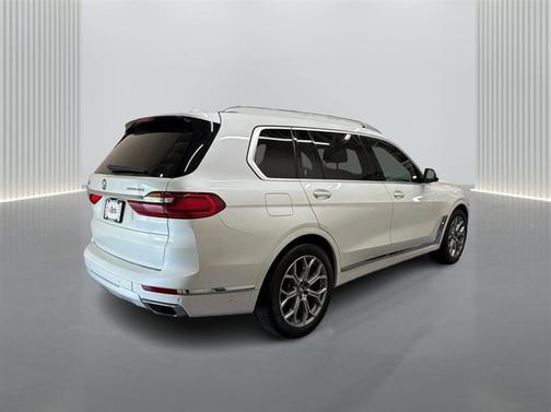White 2021 BMW X7 xDrive40i