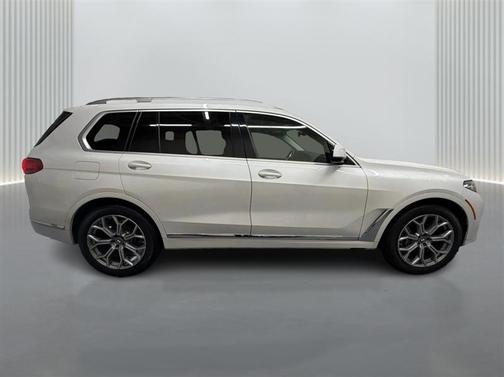 White 2021 BMW X7 xDrive40i