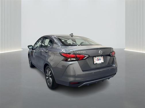 2021 Nissan Versa 1.6 SV