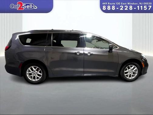 2022 Chrysler Pacifica Touring-L