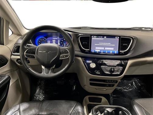 2022 Chrysler Pacifica Touring-L