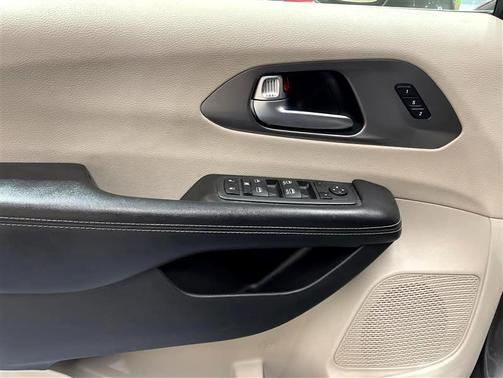 2022 Chrysler Pacifica Touring-L