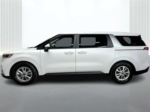 2022 Kia Carnival LX