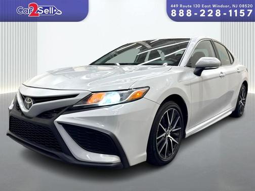 2022 Toyota Camry SE