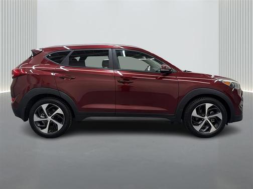 Ruby Wine 2016 Hyundai TUCSON Sport