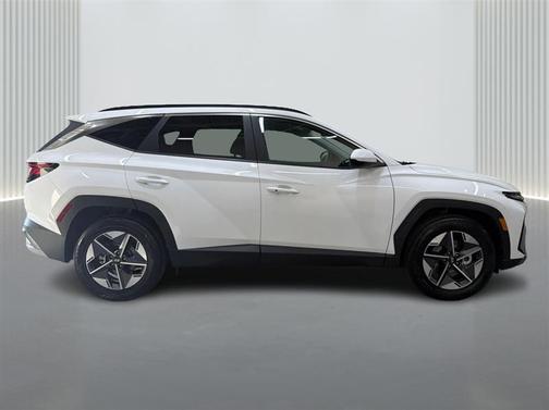 White 2026 Hyundai TUCSON SEL