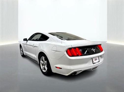 2016 Ford Mustang V6