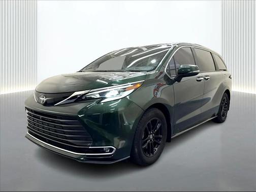 2023 Toyota Sienna Platinum 7 passenger