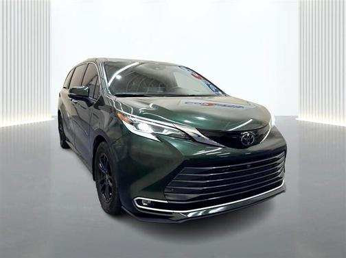 2023 Toyota Sienna Platinum 7 passenger
