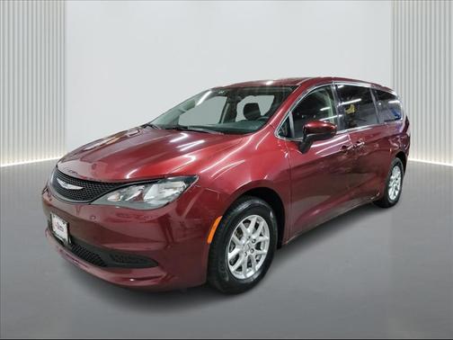 2022 Chrysler Voyager LX