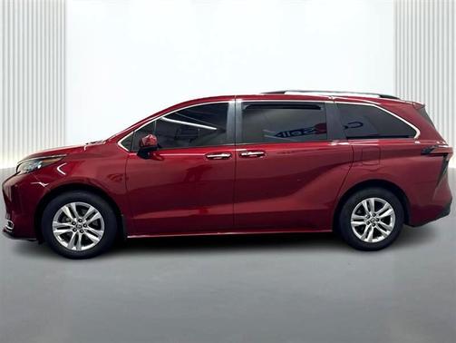 2022 Toyota Sienna XLE