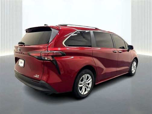 2022 Toyota Sienna XLE