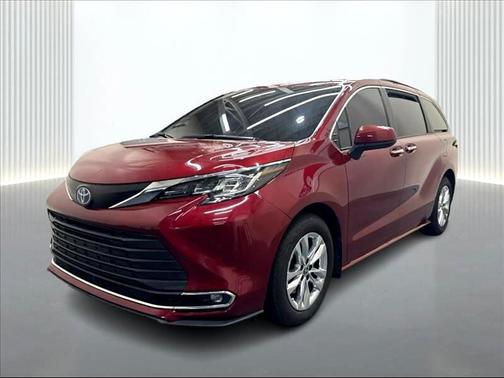 2022 Toyota Sienna XLE