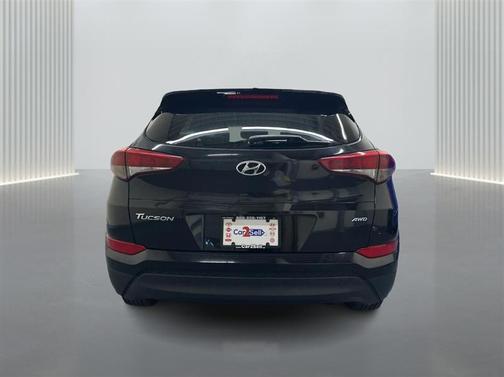Black Noir Pearl 2017 Hyundai TUCSON SE