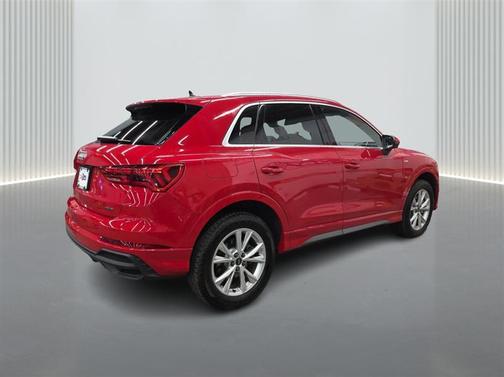 2025 Audi Q3 45 S line Premium