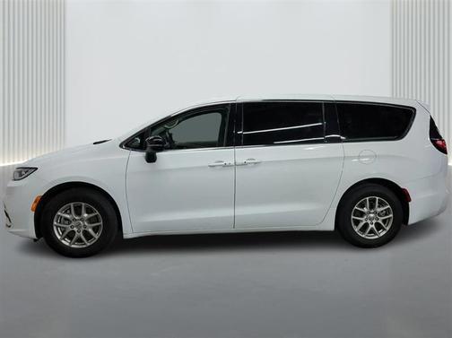 2024 Chrysler Pacifica Touring-L