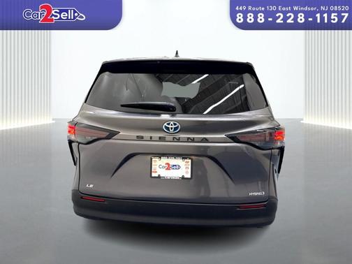 2023 Toyota Sienna LE